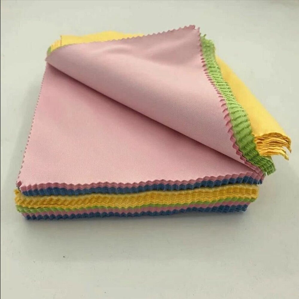 Eyeglass cleaning cloth